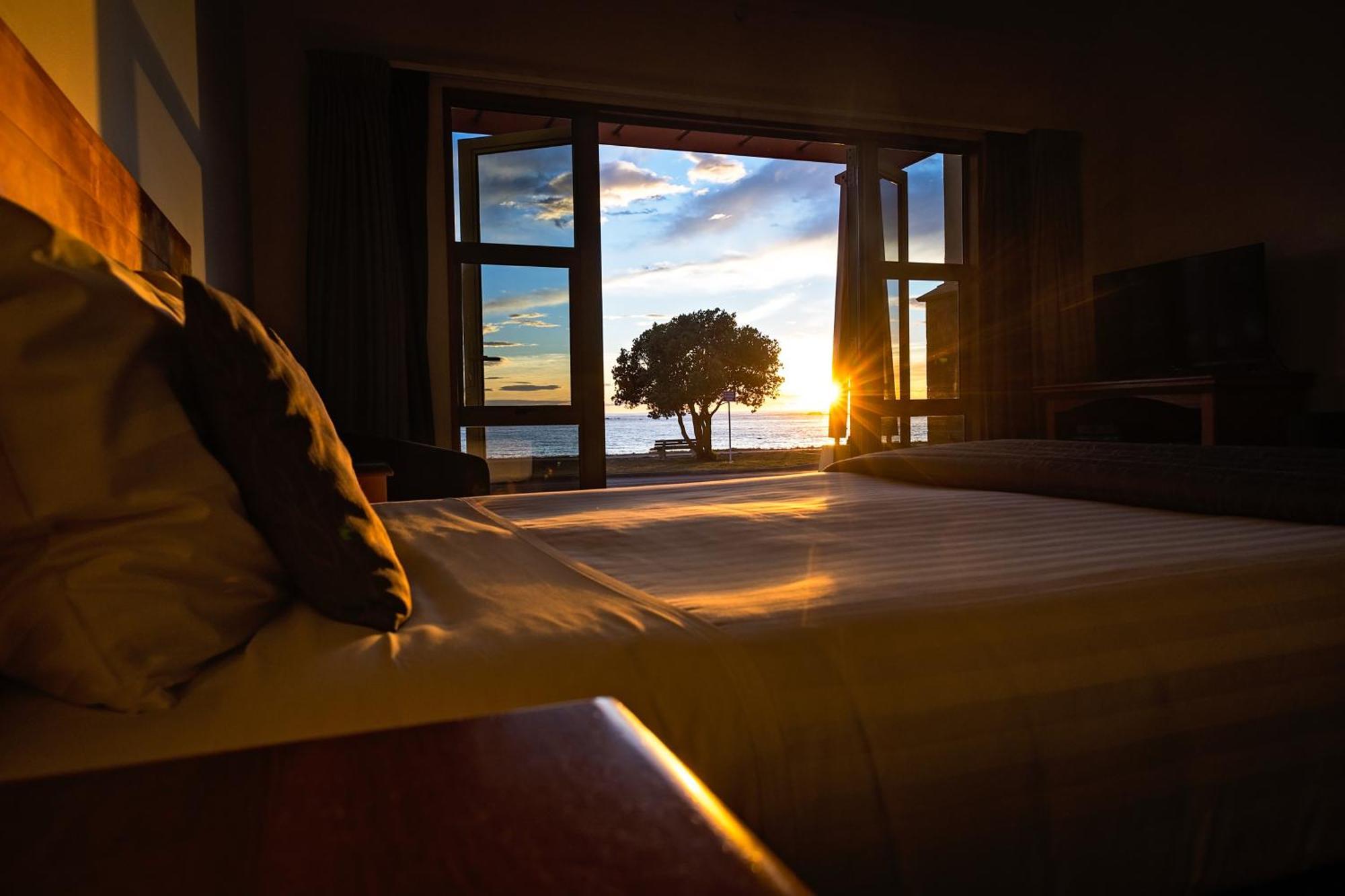 The Anchor Inn Beachfront Motel Kaikoura Exteriör bild