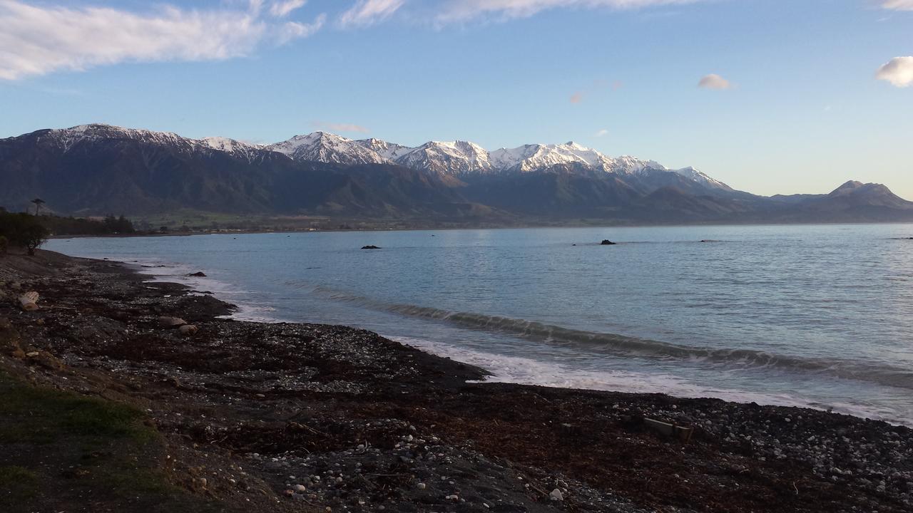 The Anchor Inn Beachfront Motel Kaikoura Exteriör bild