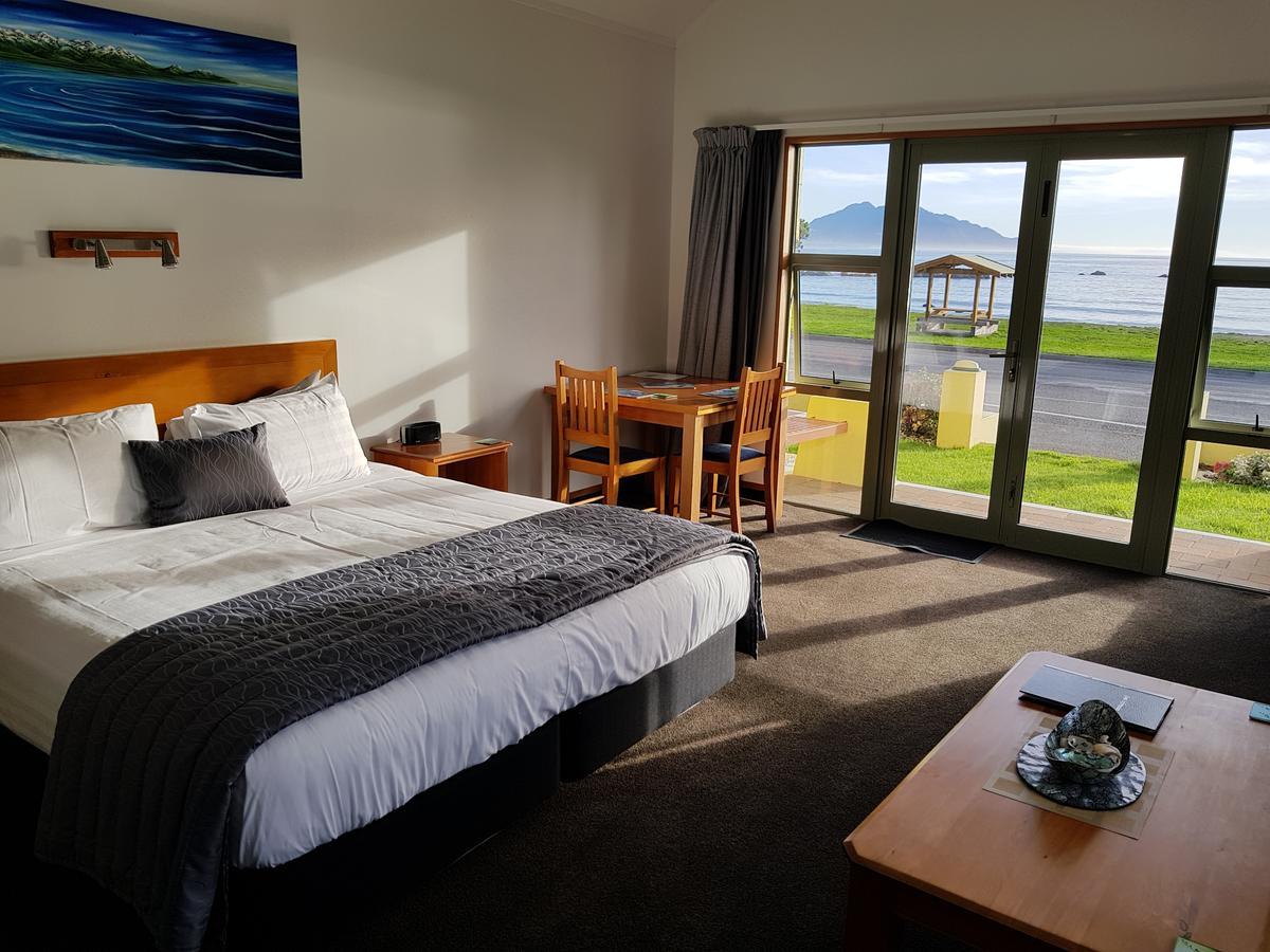 The Anchor Inn Beachfront Motel Kaikoura Exteriör bild