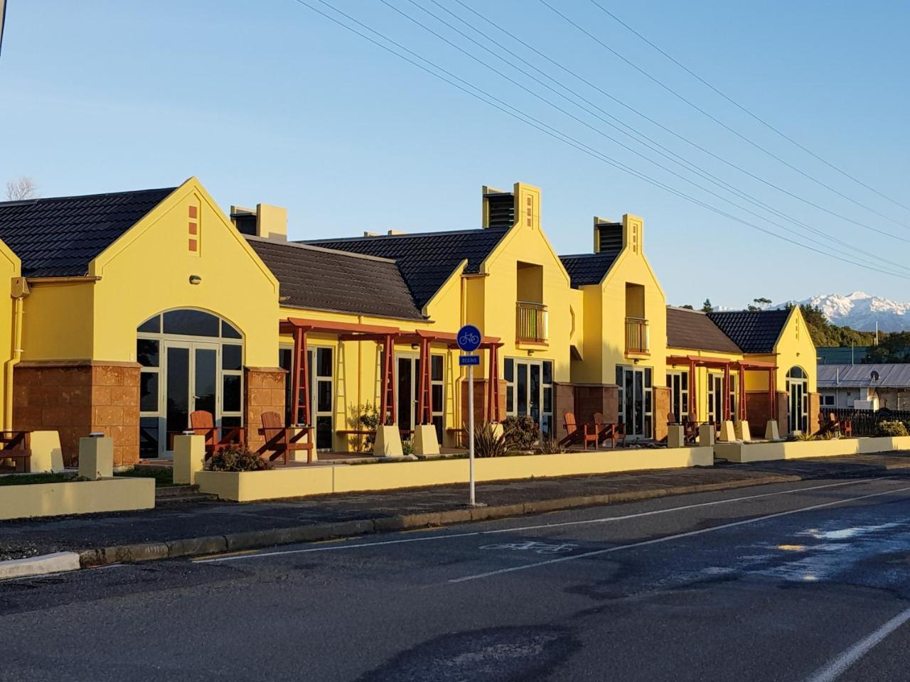 The Anchor Inn Beachfront Motel Kaikoura Exteriör bild