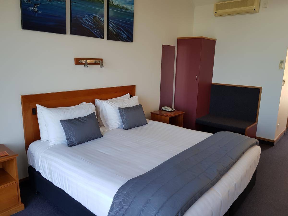 The Anchor Inn Beachfront Motel Kaikoura Exteriör bild